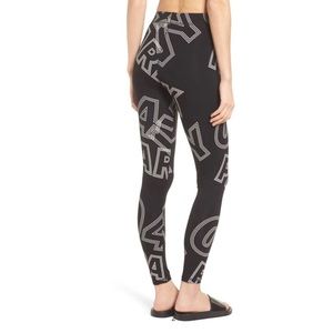 Beyoncé’s Ivy Park Broken Logo Legging (S) LikeNew